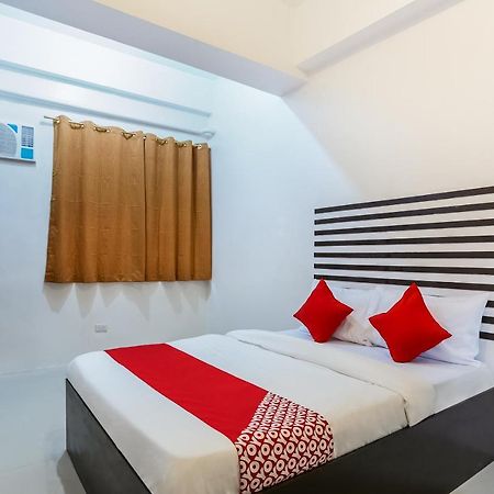 Oyo 505 Jardin Suites Manila Exteriör bild