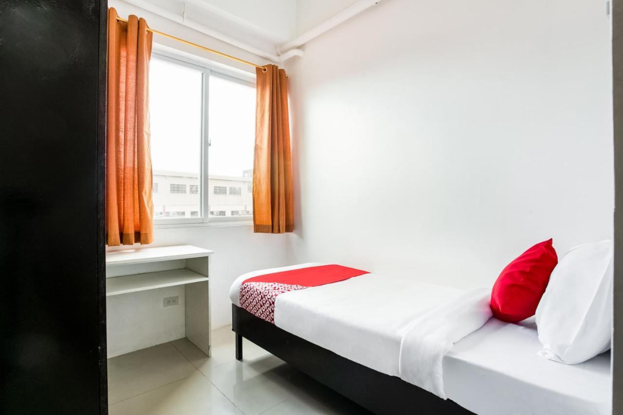 Oyo 505 Jardin Suites Manila Exteriör bild