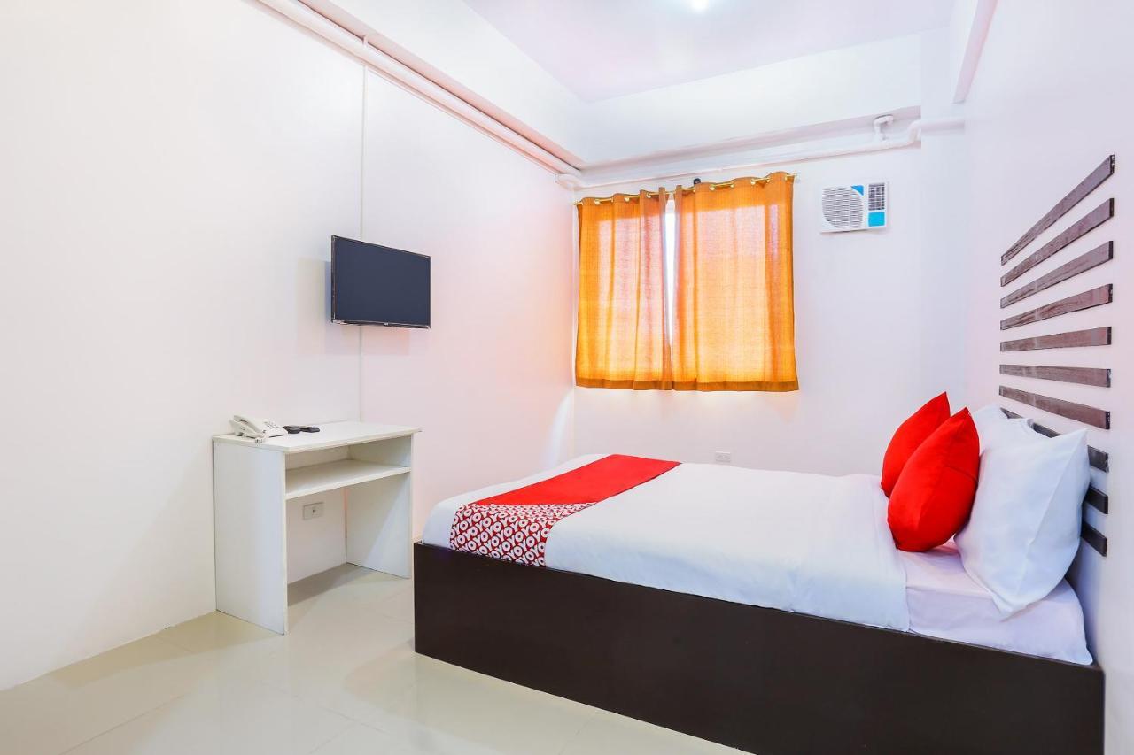 Oyo 505 Jardin Suites Manila Exteriör bild
