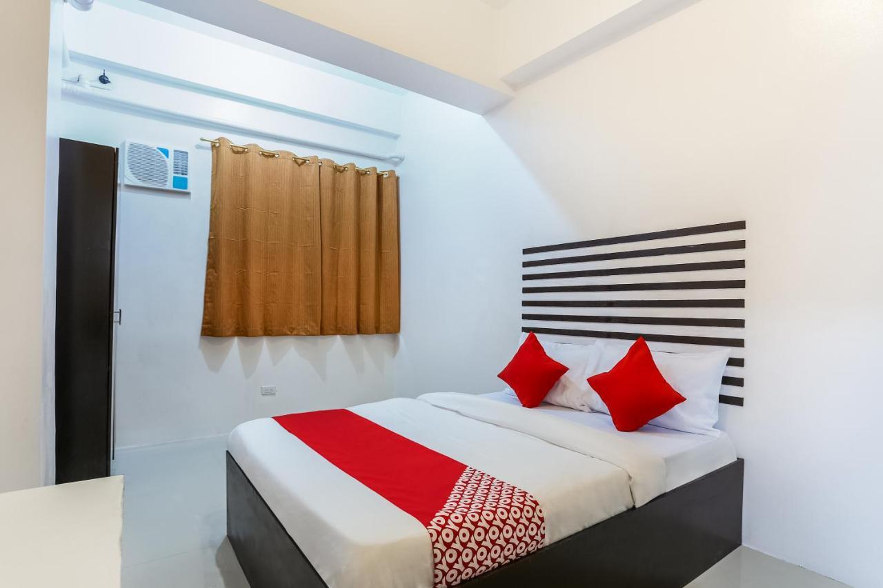 Oyo 505 Jardin Suites Manila Exteriör bild